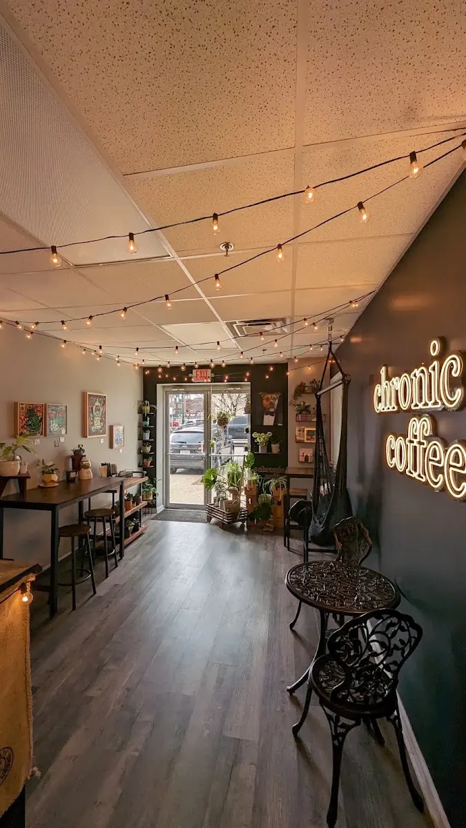 chronic coffee & smoothies in Wholesale District, Indianapolis