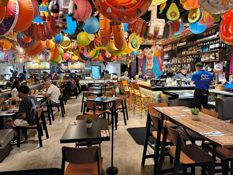 Pollos & Jarras in Aventura Town Center, Miami