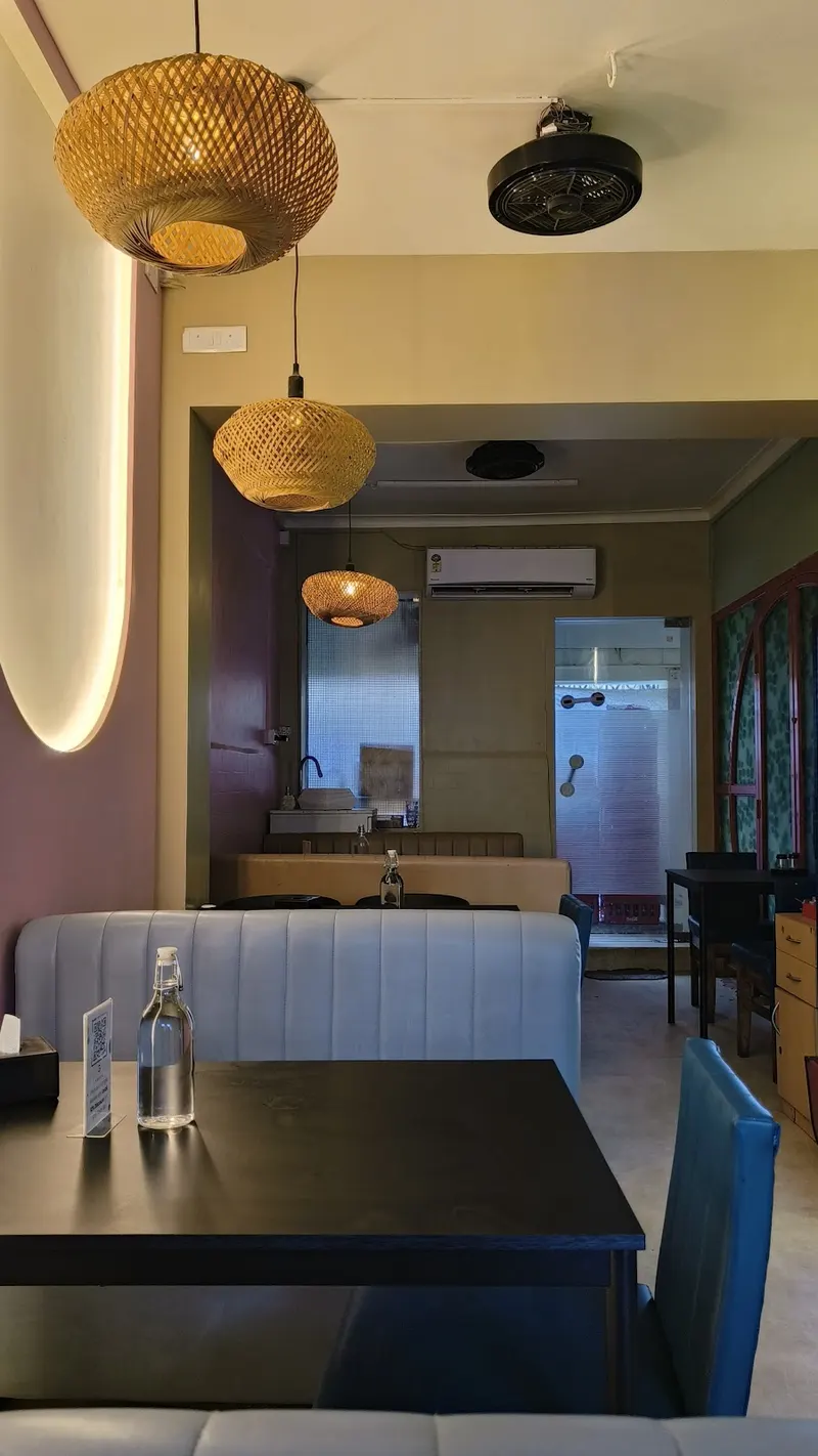 Nosh House Cafe in Mahim, Mumbai