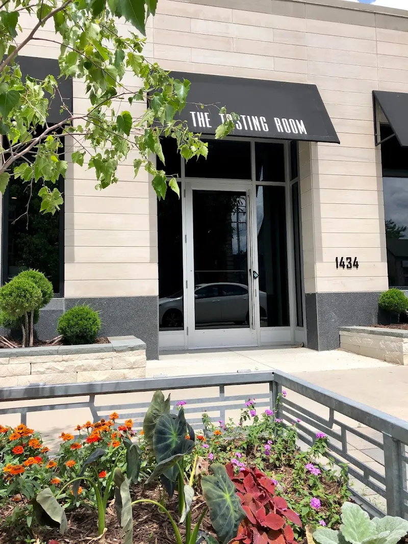 The Tasting Room in Uptown, Minneapolis