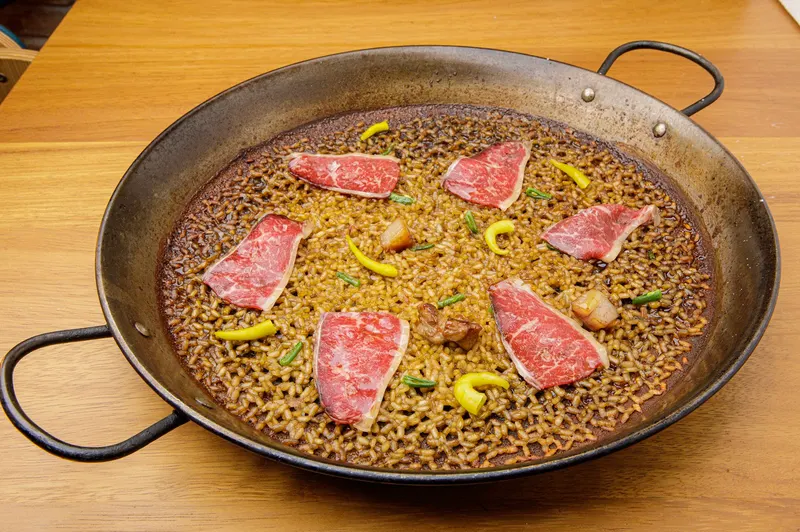 CruiX Restaurant in La Nova Esquerra de l'Eixample, Barcelona