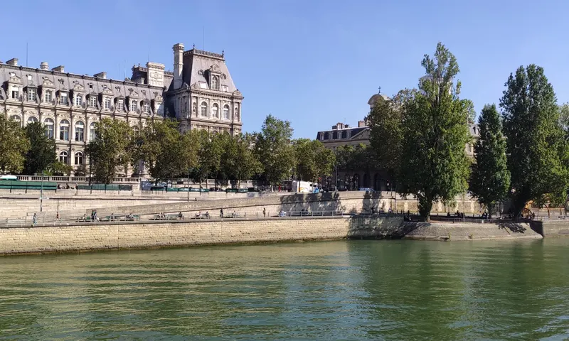 Les Deux Colombes