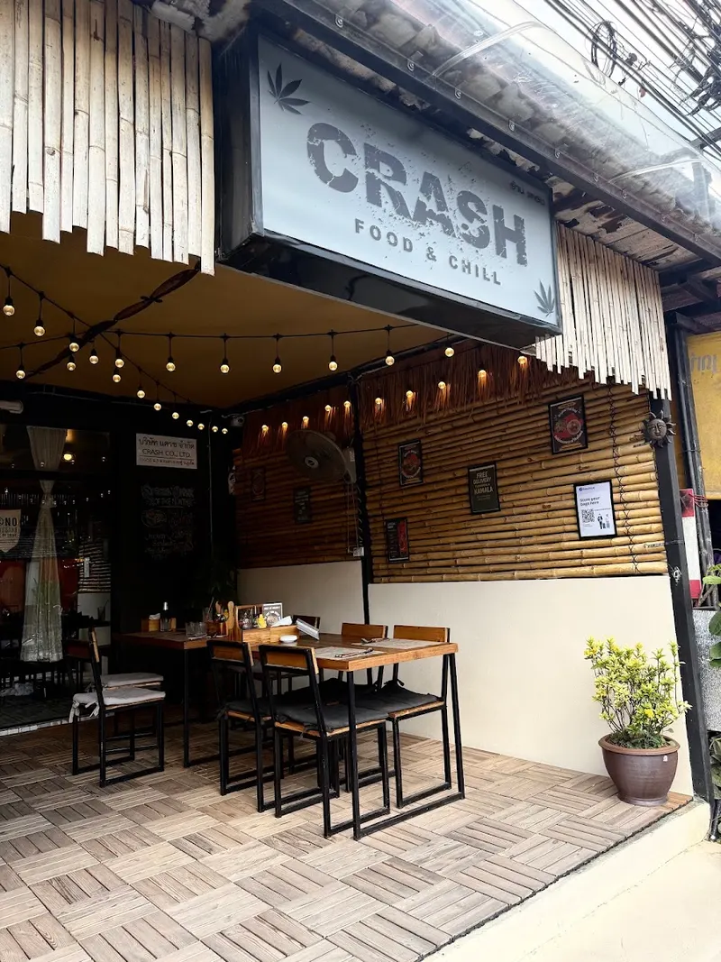 Crash Bar & Restaurant