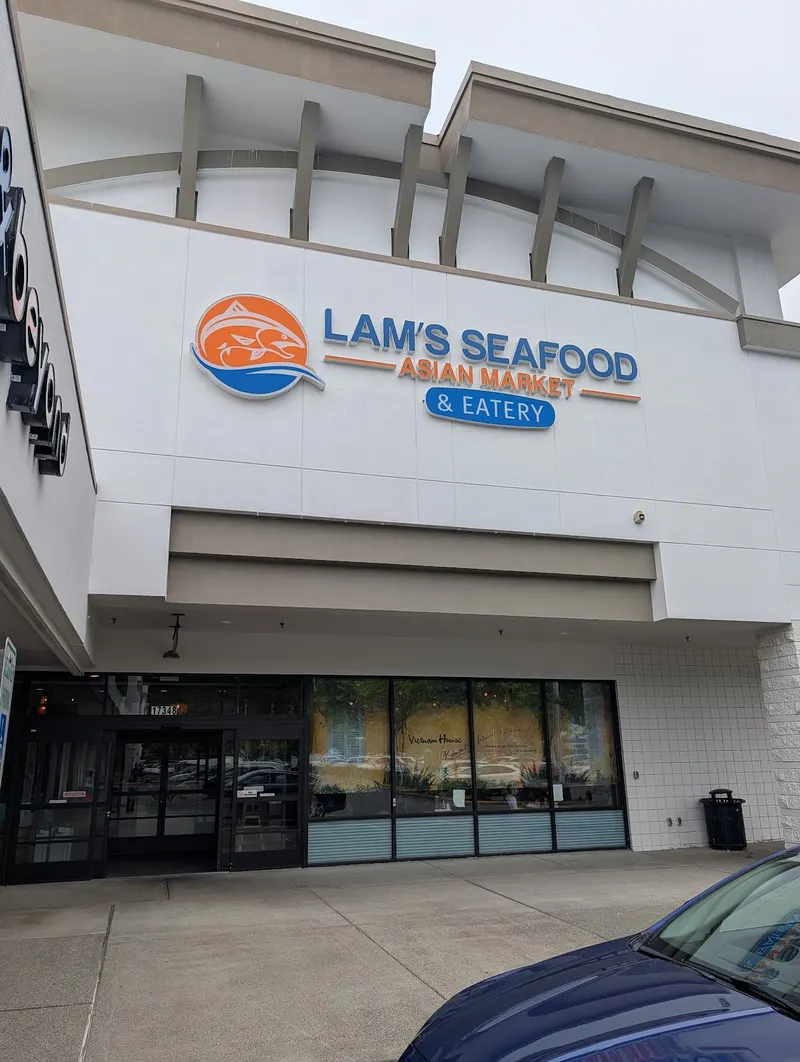 Lam's Seafood Asian Market in Southcenter, Seattle