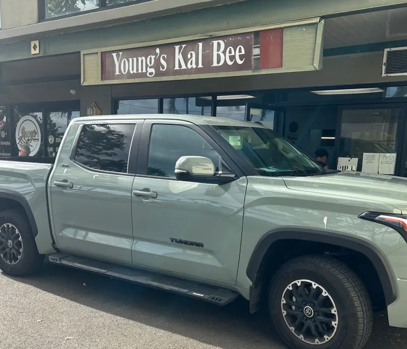 Young's Kal bee in Aiea, Honolulu