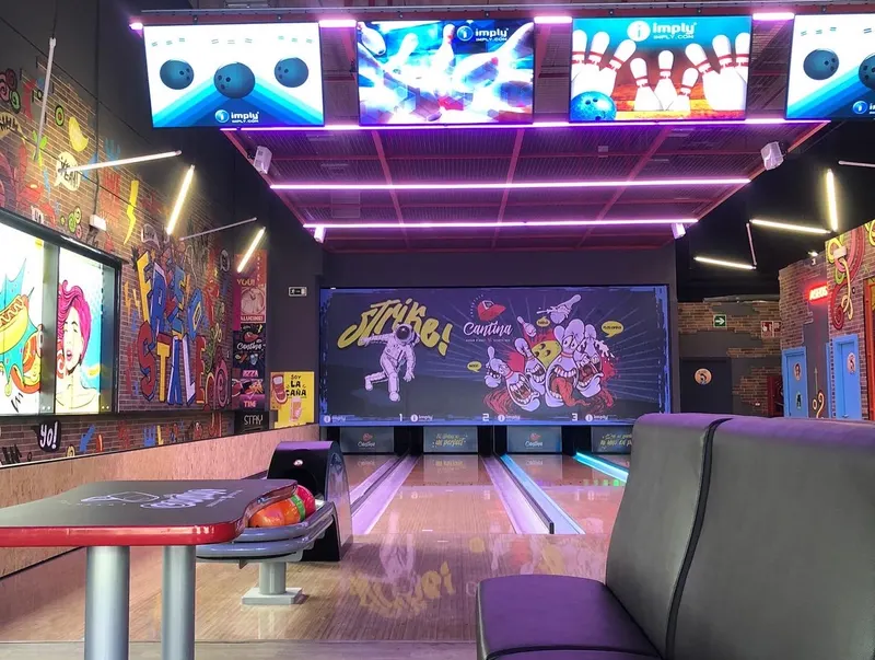Freestyle Cantina: Sports Bar con Bolera in Rejas, Madrid