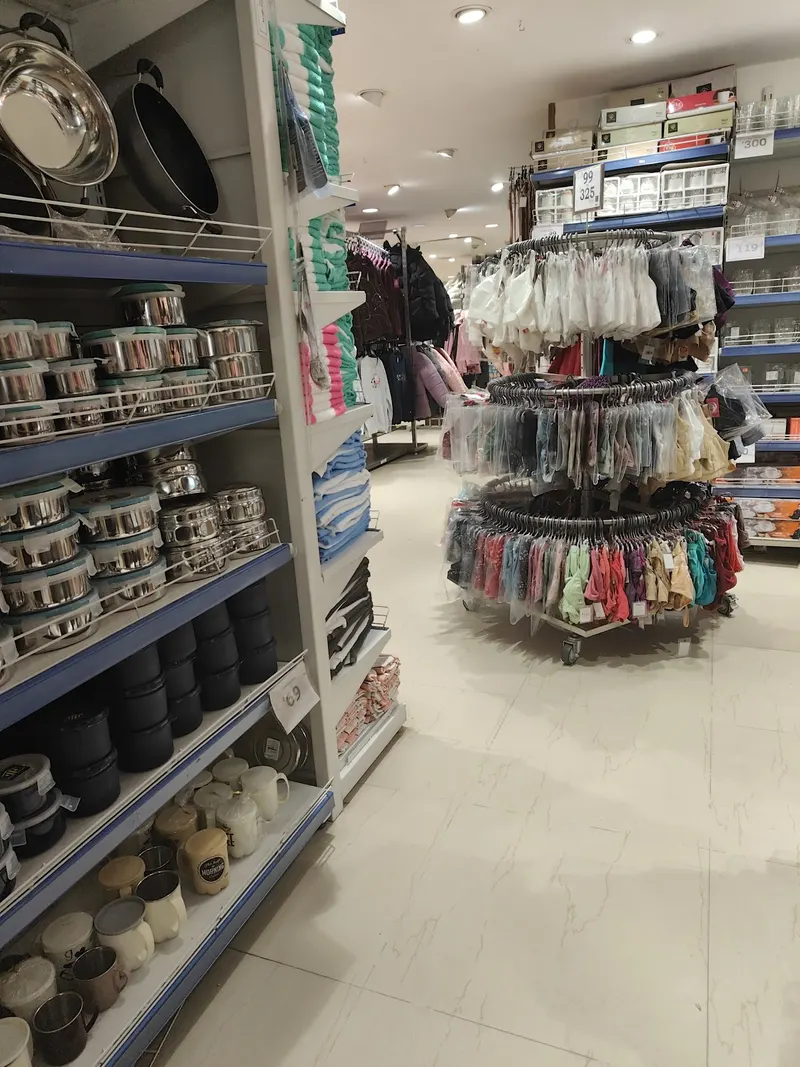 V Mart in Shakti Nagar, Udaipur
