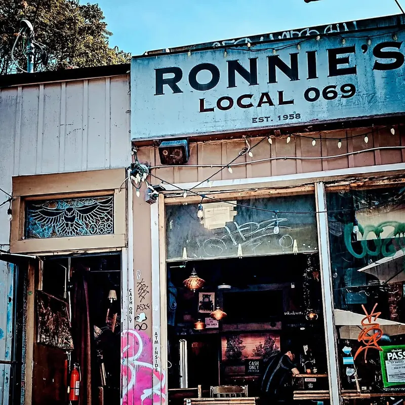 Ronnie's Local 069