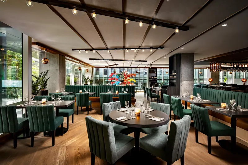 Restaurant h3 in Quartier International de Montréal, Montreal