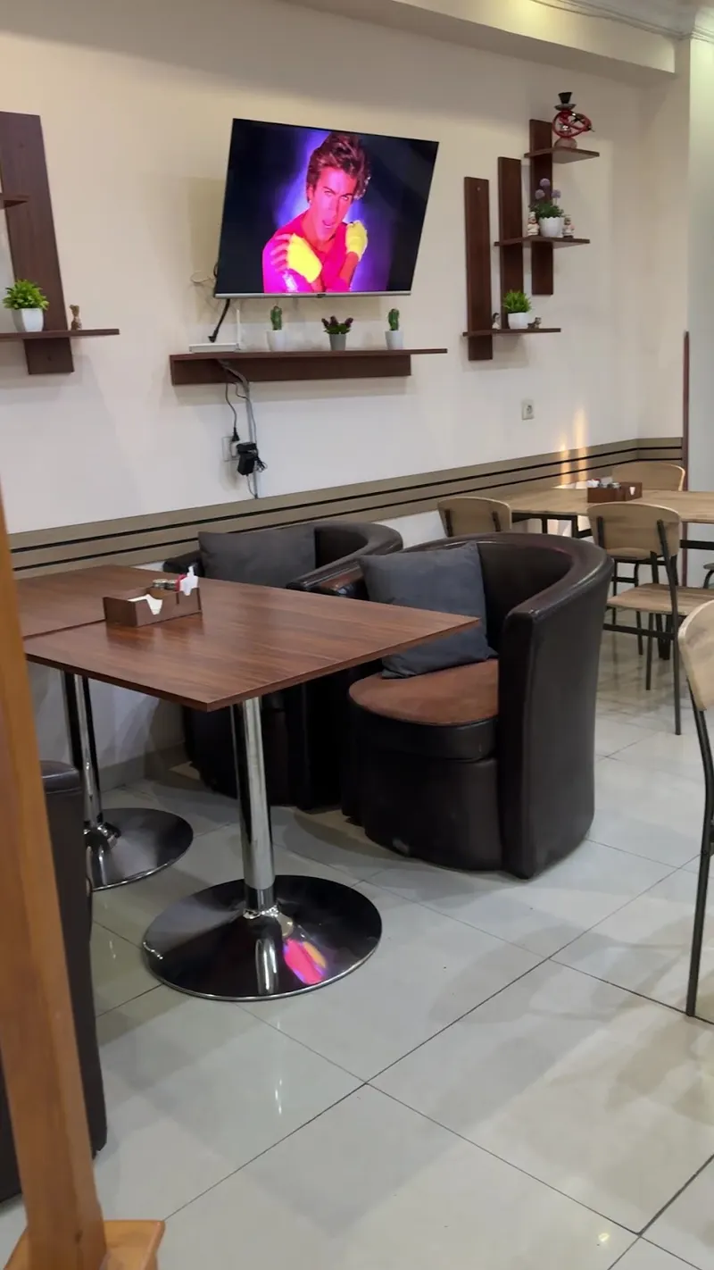 Elie's Lahmajun in Kentron, Yerevan
