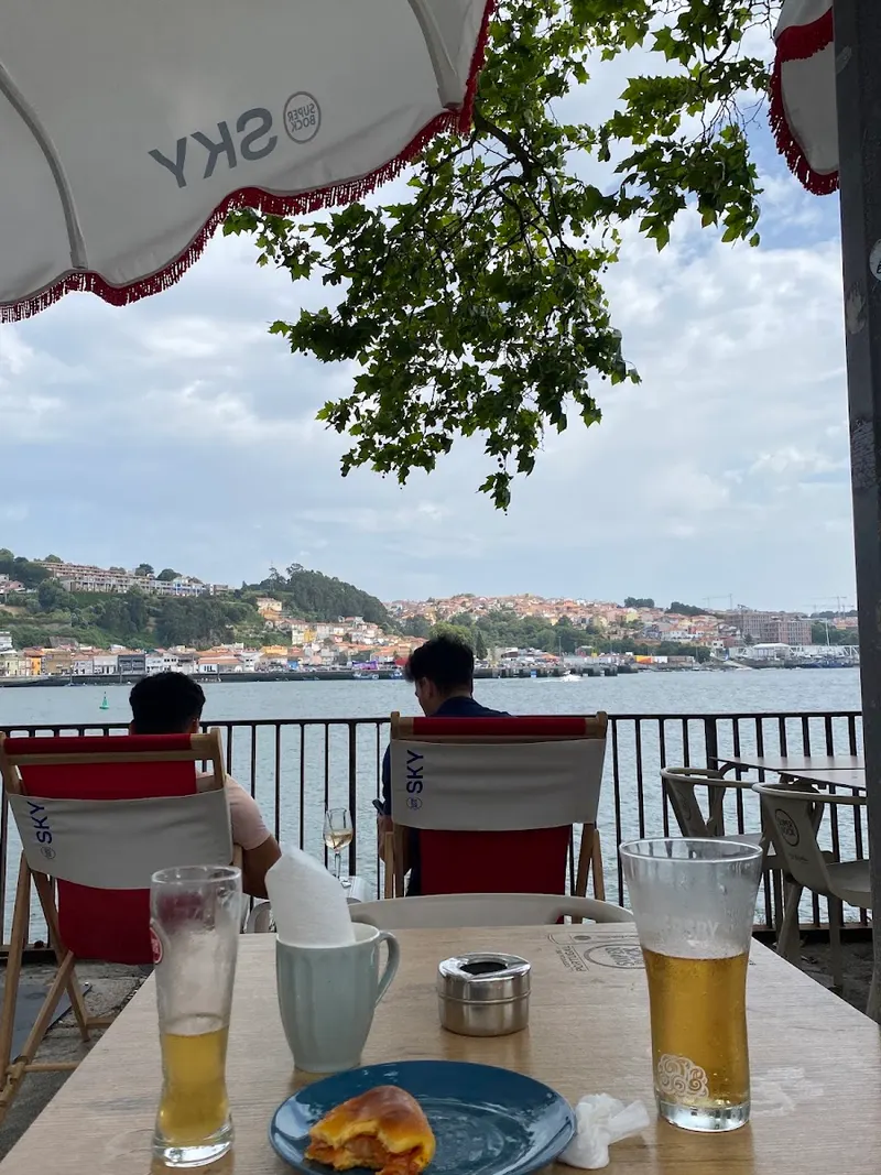 Cafetaria Barraca do Ouro in Lordelo do Ouro, Porto
