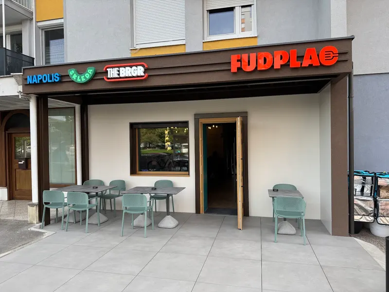 Pizzeria Napoliš in Zgornja Šiška, Ljubljana