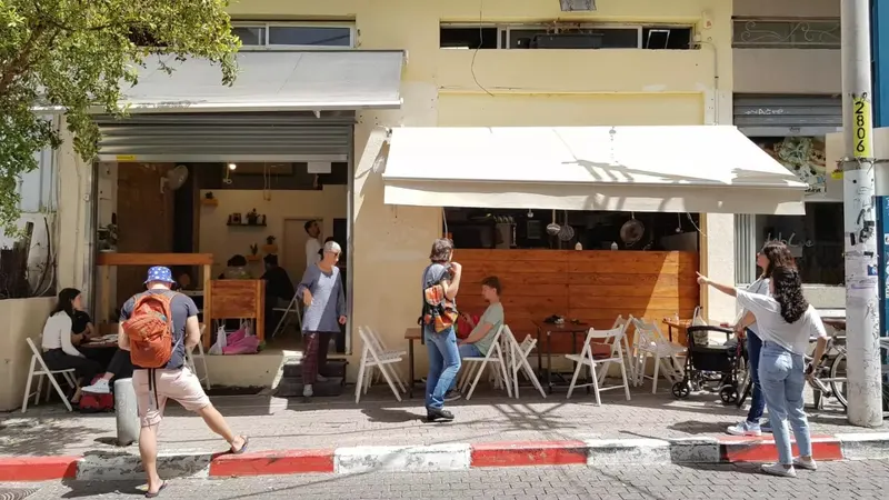 חומוס אסי ועדנן Hummus Asi and Adnan in Kerem HaTemanim, Tel Aviv