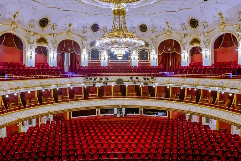 Eva Ruttkai Theatre
